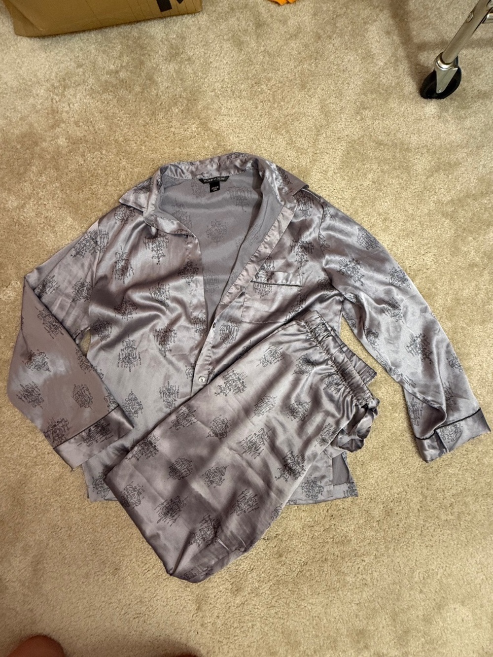 Victoria's Secret Satin Pajama Set Gray Chandelier Print Button Front Medium